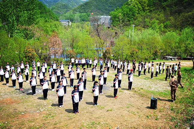 团建活动---青少年拓展训练